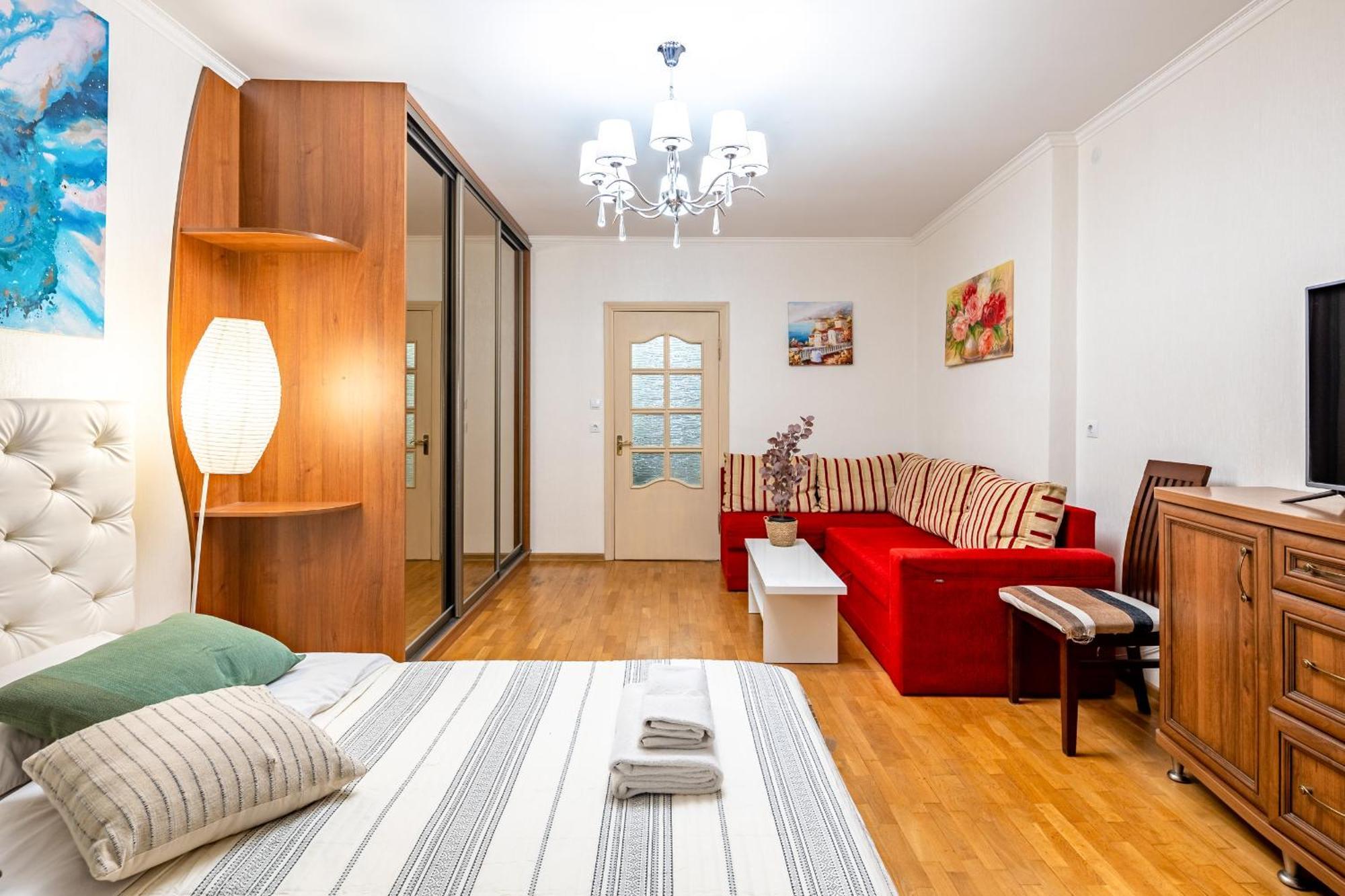 Just Another Comfy Apartment On The Main Squere. 2 Bedrooms, Own Heating, Ac 리비프 외부 사진